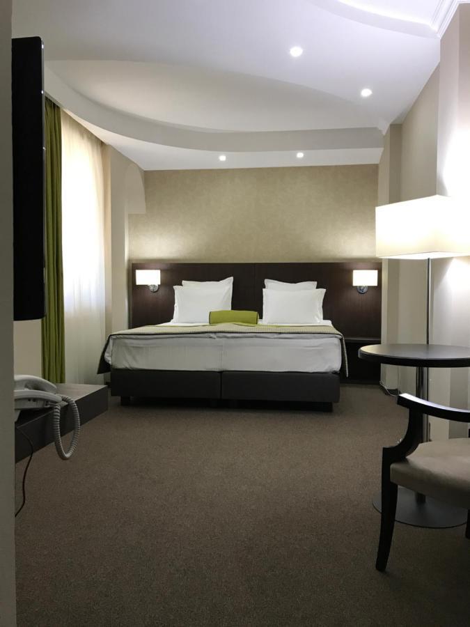 Hotel Alex กาลาจิ ภายนอก รูปภาพ